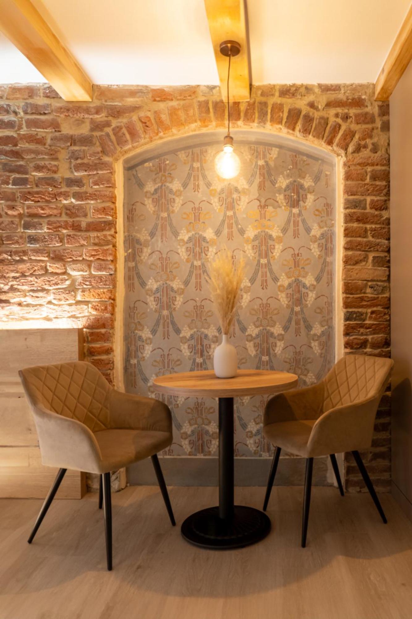 White Wolf Boutique Apartments Оломоуц Экстерьер фото