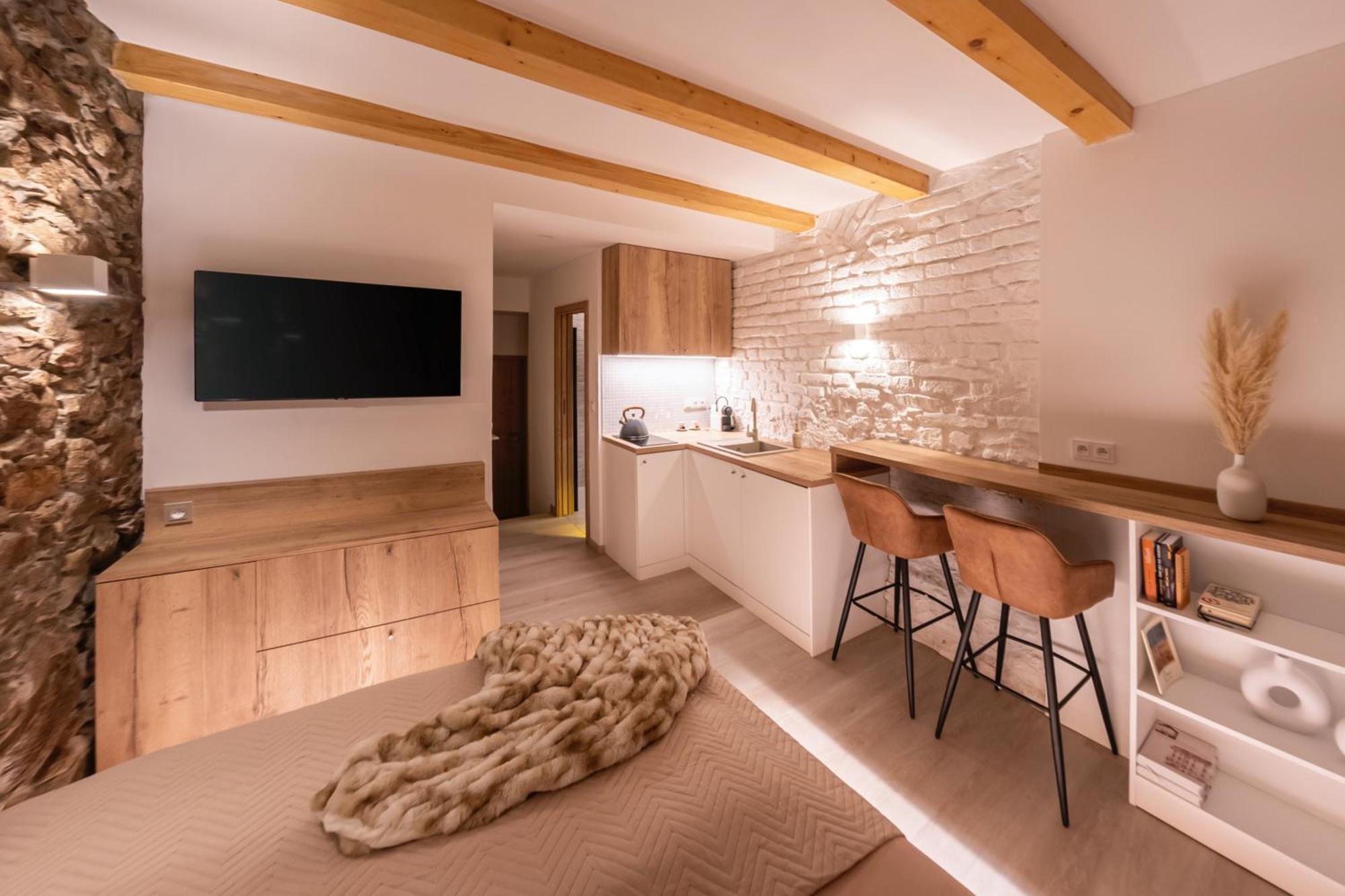 White Wolf Boutique Apartments Оломоуц Экстерьер фото