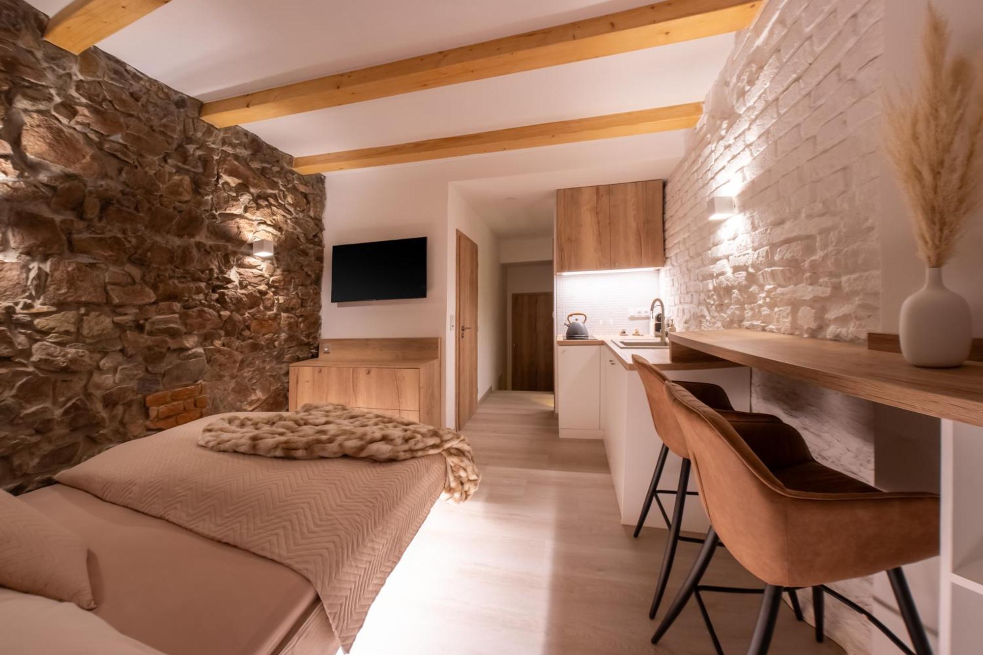 White Wolf Boutique Apartments Оломоуц Экстерьер фото