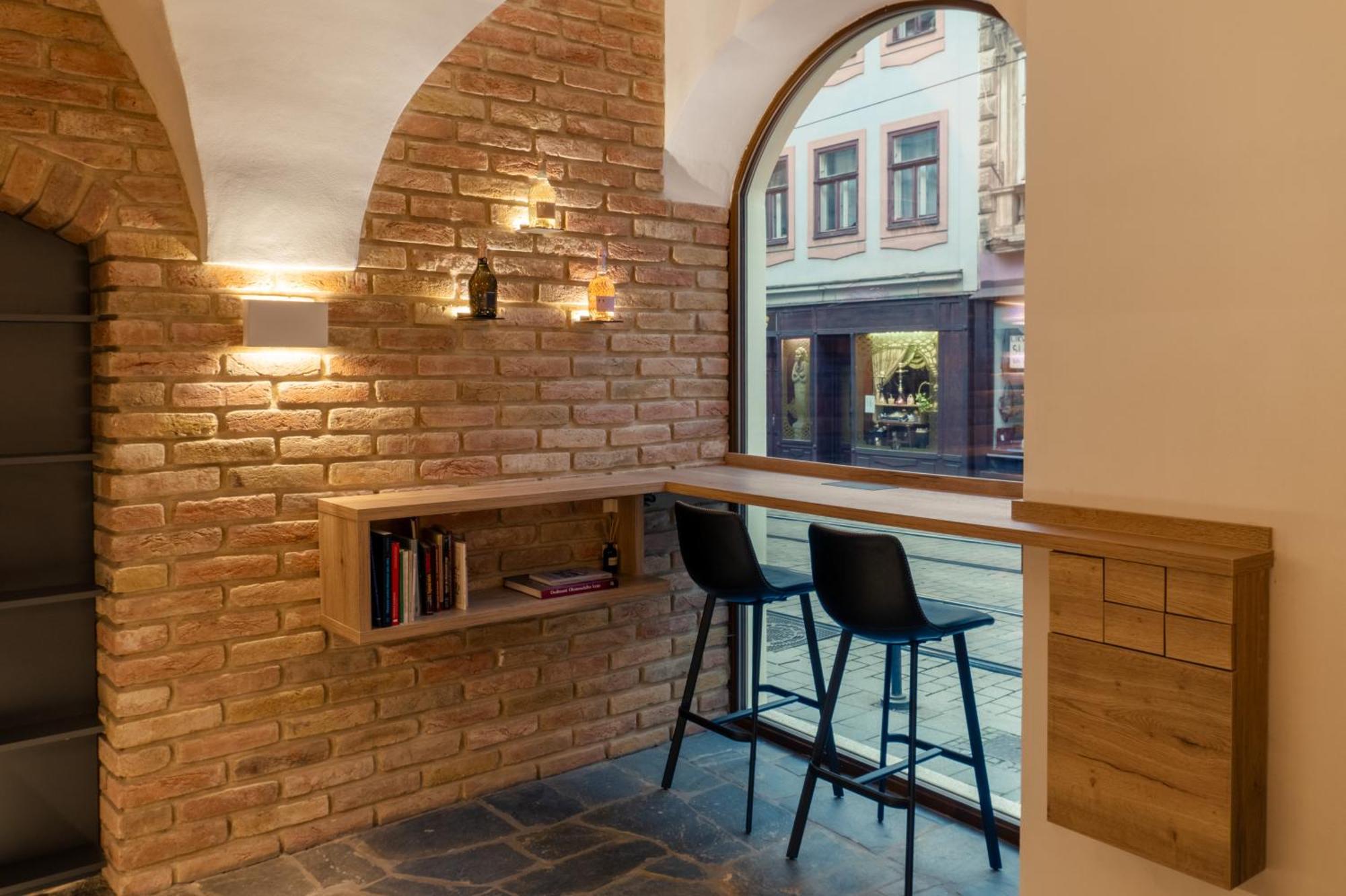 White Wolf Boutique Apartments Оломоуц Экстерьер фото